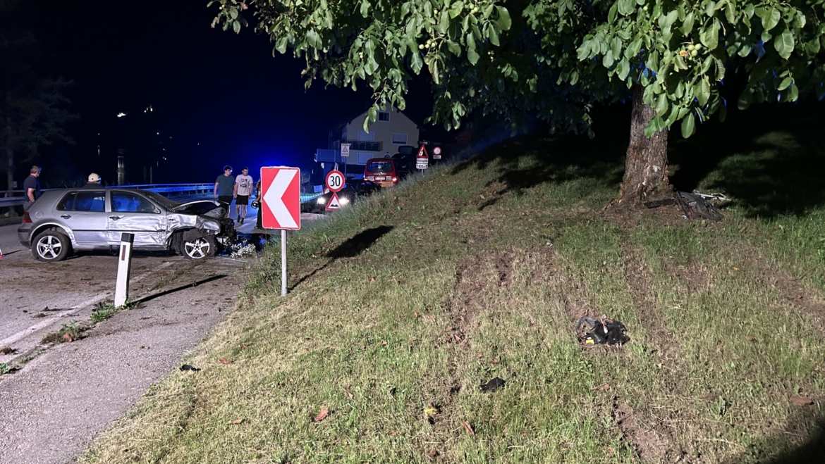Feuerwehreinsatz nach Verkehrsunfall auf der B115